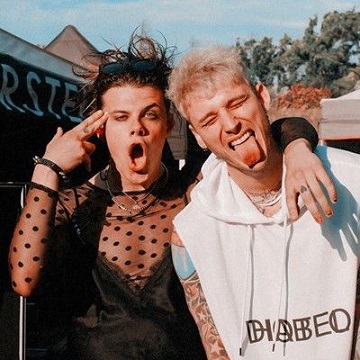 Machine Gun Kelly a Yungblud